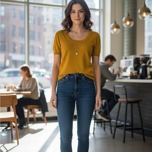 Cable & Gauge Mustard Yellow Short Sleeve Knit Top - Small